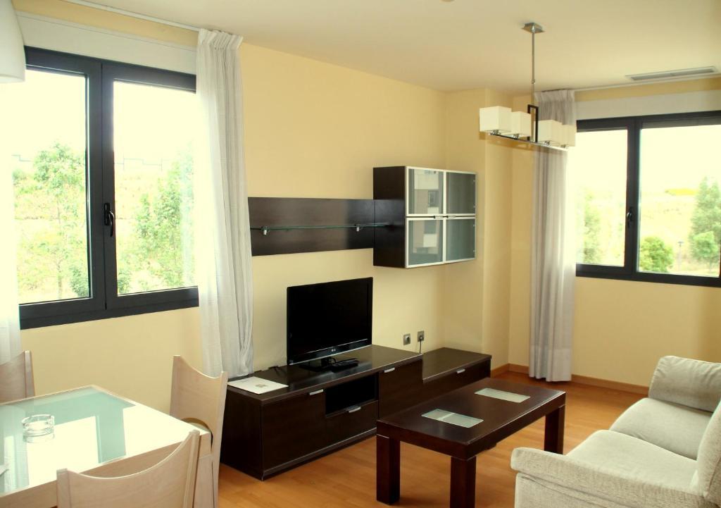 Apartahotel Ribera Арройо-де-ла-Энкомьенда Экстерьер фото