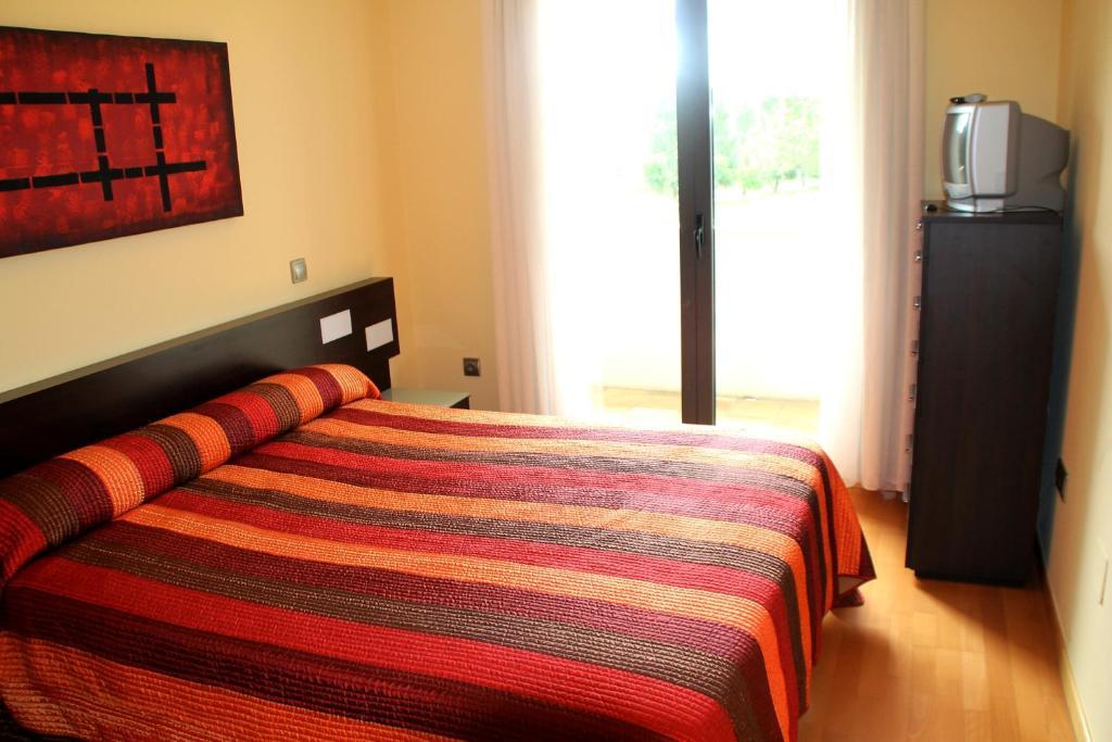 Apartahotel Ribera Арройо-де-ла-Энкомьенда Экстерьер фото